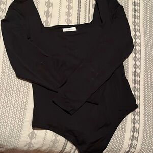 ARITZIA babaton contour square neck black bodysuit